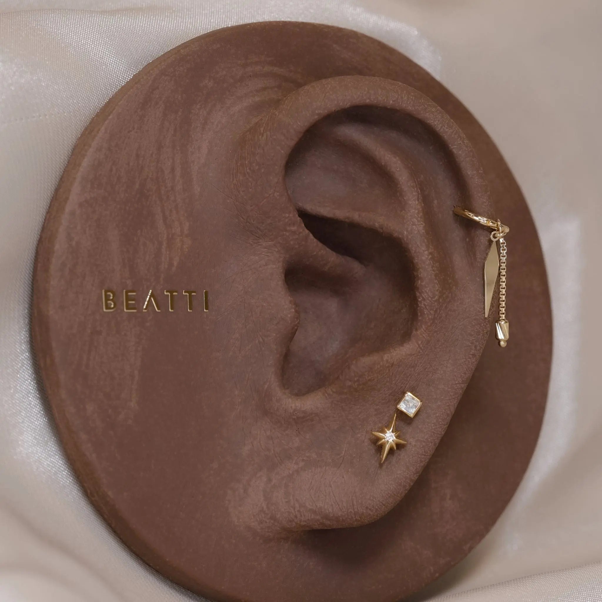 BEATTI Charms Aurion II • Brillcut Spike Barrel Chain Charm Aurion II • Brillcut Spike Barrel Chain Charm