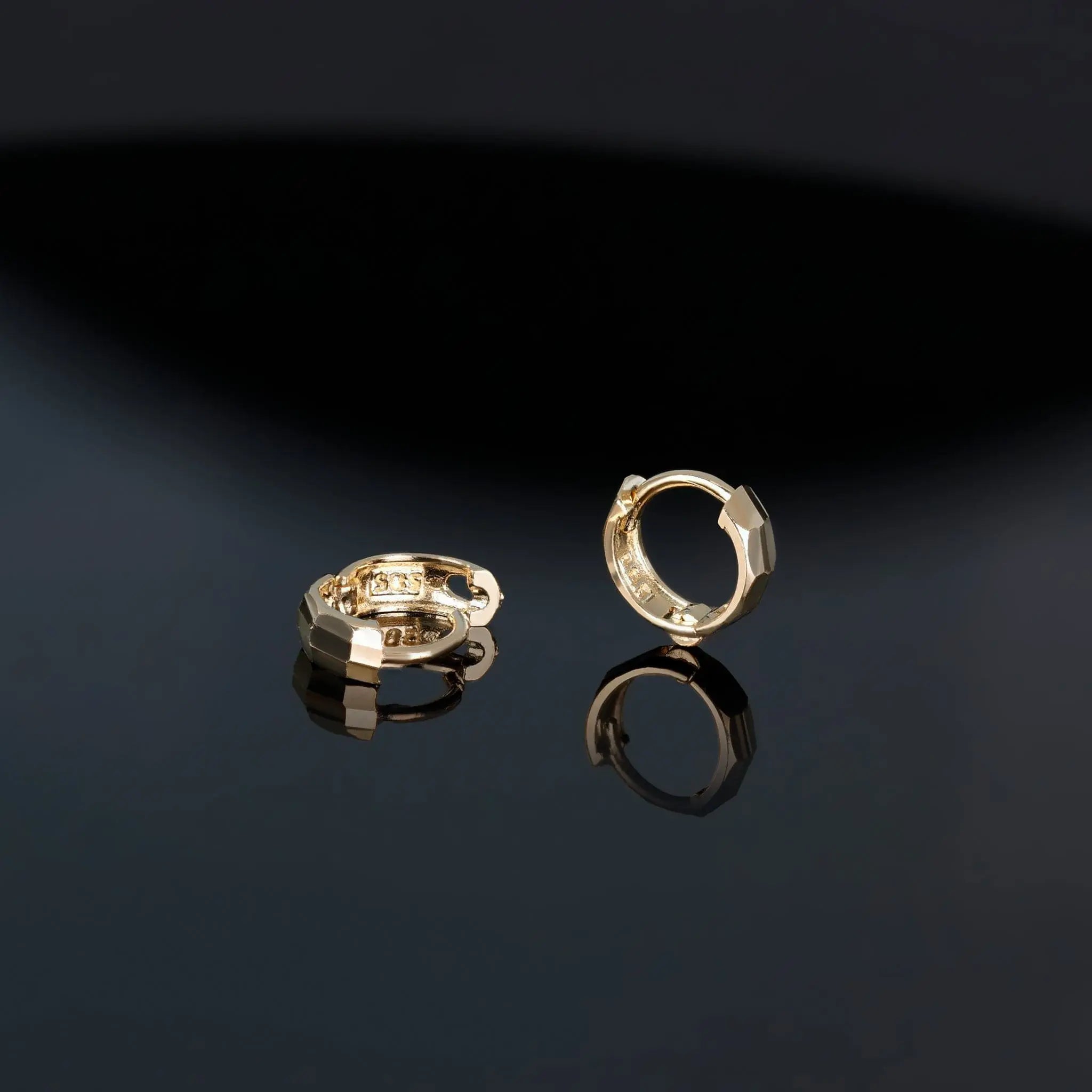 BEATTI Hoops 14K Gold Micro 5mm Dia-Facet Huggie Hoop 14K Gold Micro 5mm Dia-Facet Huggie Hoop