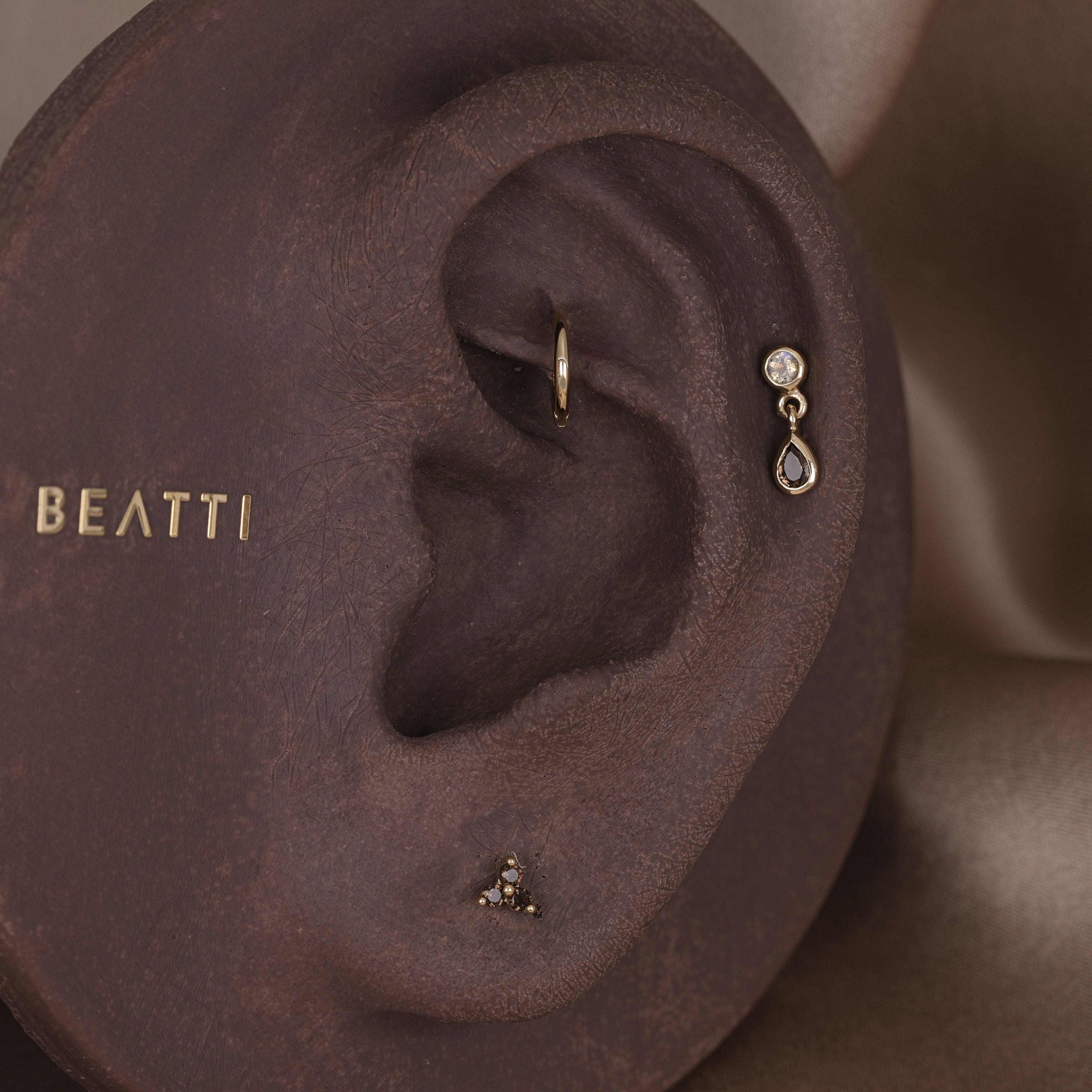 BEATTI Hoops 14K Gold Plain Clicker Hoop • 18G • 6mm 14K Gold Plain Clicker Hoop • 18G • 6mm