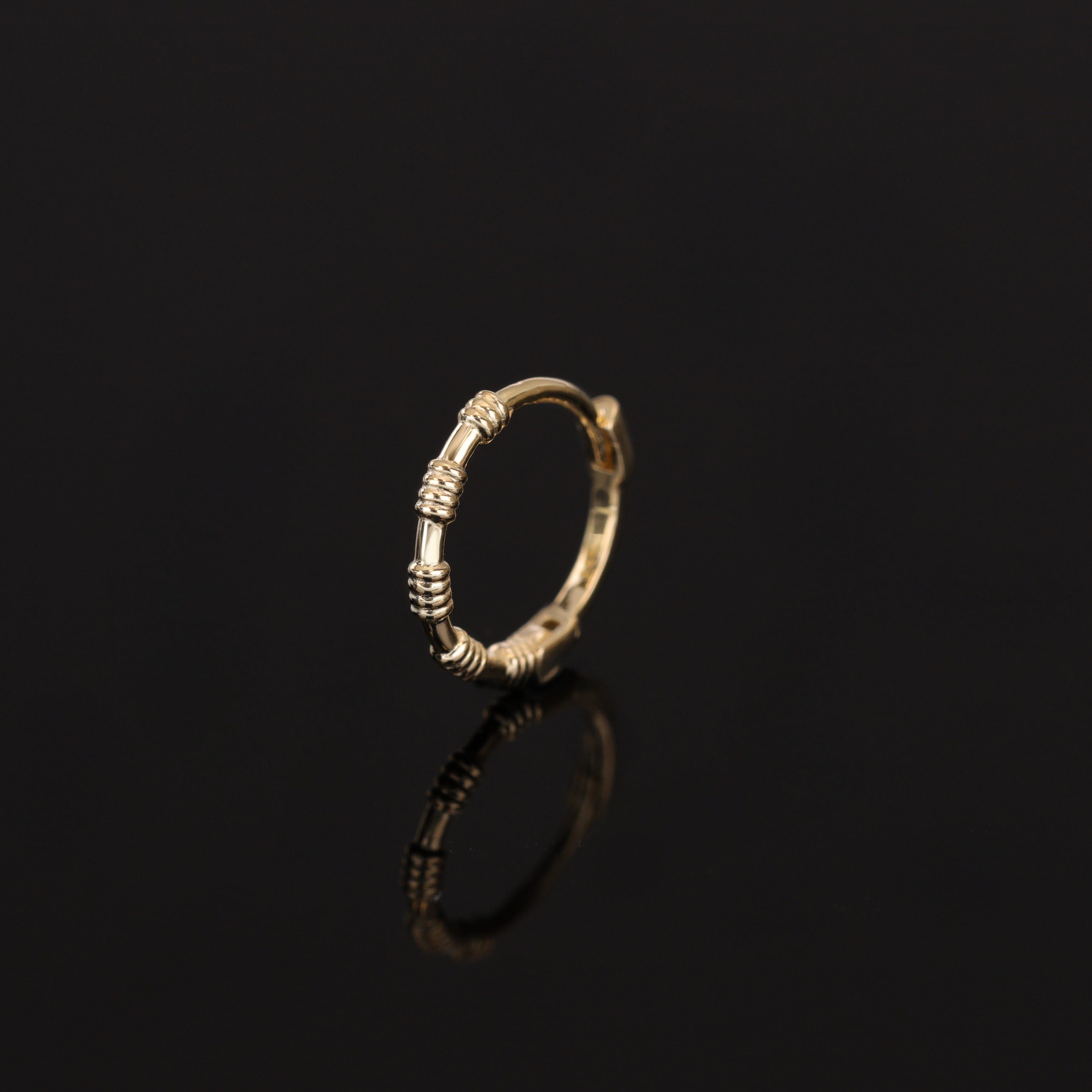 BEATTI Hoops 14K Gold Ridge Crest Hoop 14K Gold Ridge Crest Hoop