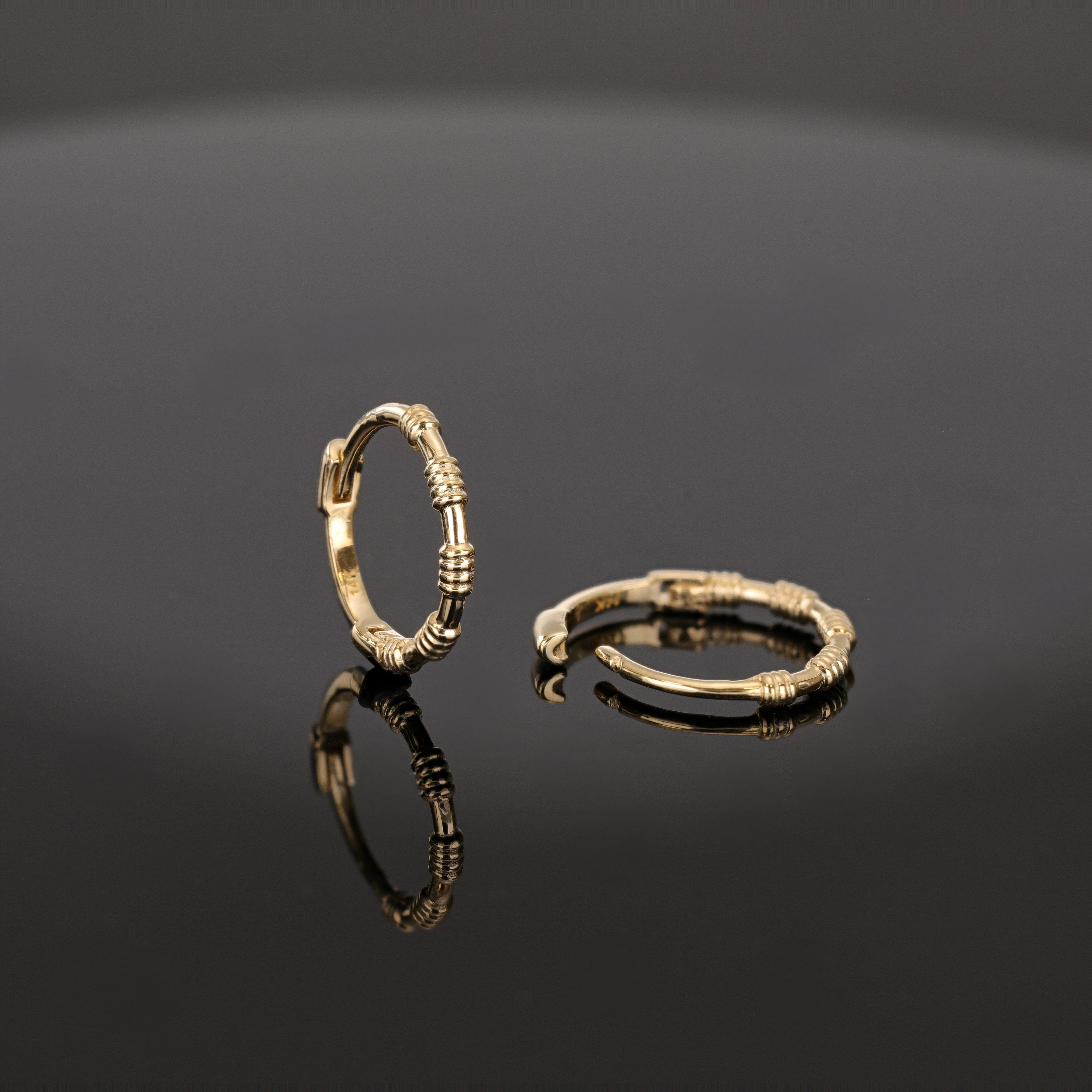 BEATTI Hoops 14K Gold Ridge Crest Hoop 14K Gold Ridge Crest Hoop