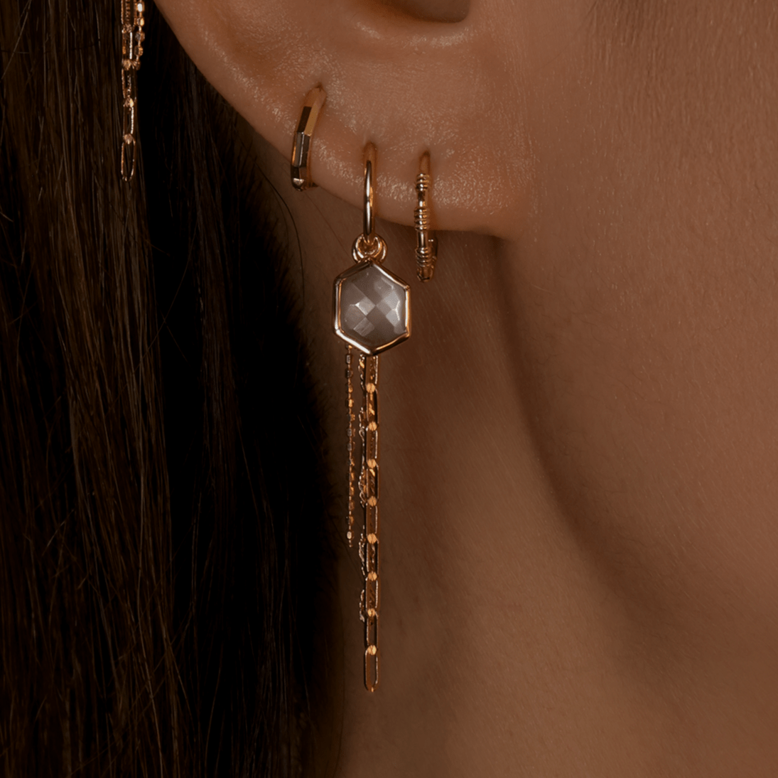 BEATTI Hoops 14K Gold Ridge Crest Hoop 14K Gold Ridge Crest Hoop