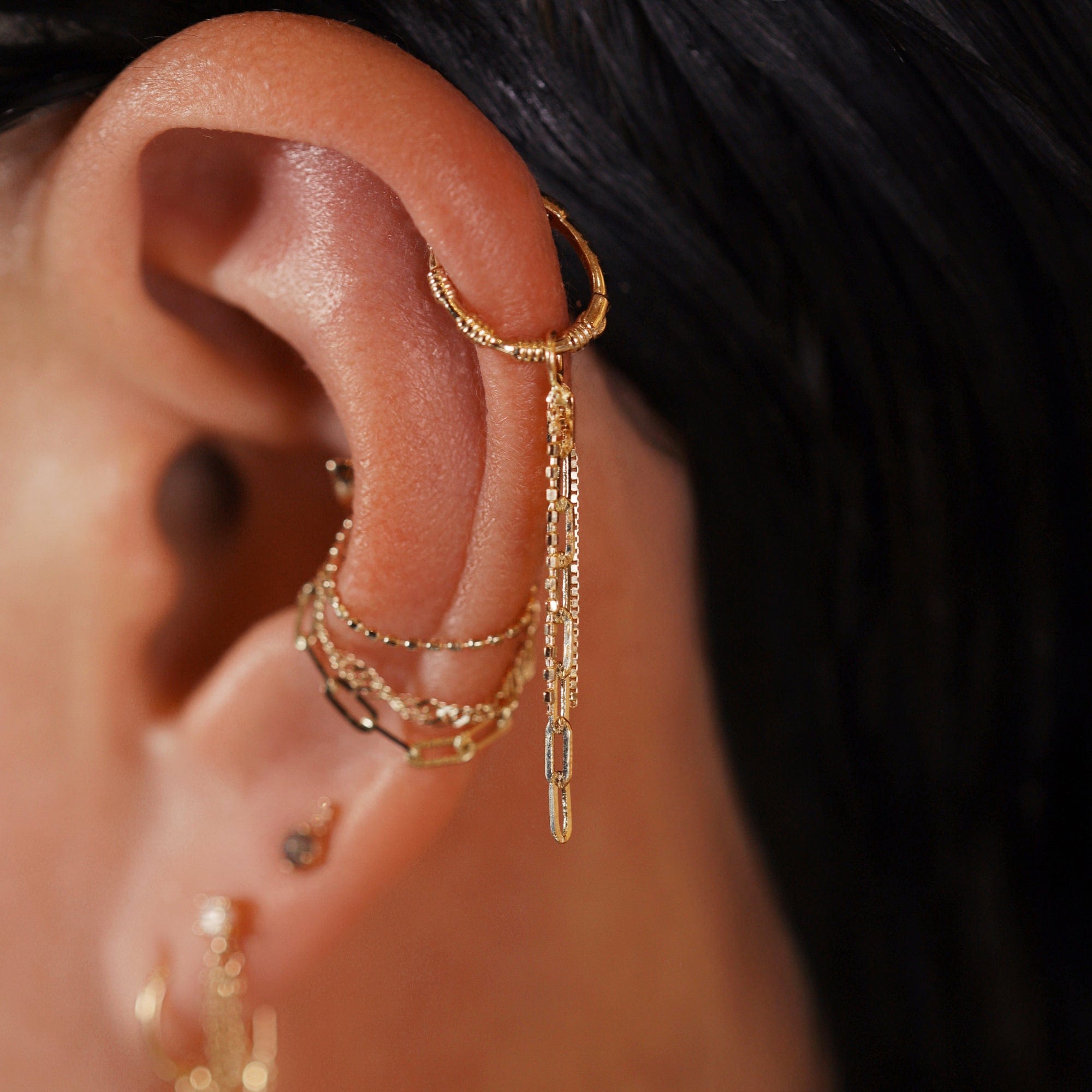 BEATTI Hoops 14K Gold Ridge Crest Hoop 14K Gold Ridge Crest Hoop