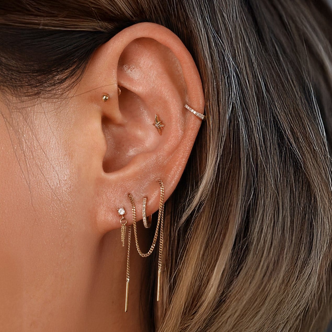 BEATTI Hoops 6mm Mini Pavé Natural Diamond Huggie Hoop 6mm Mini Pavé Natural Diamond Huggie Hoop