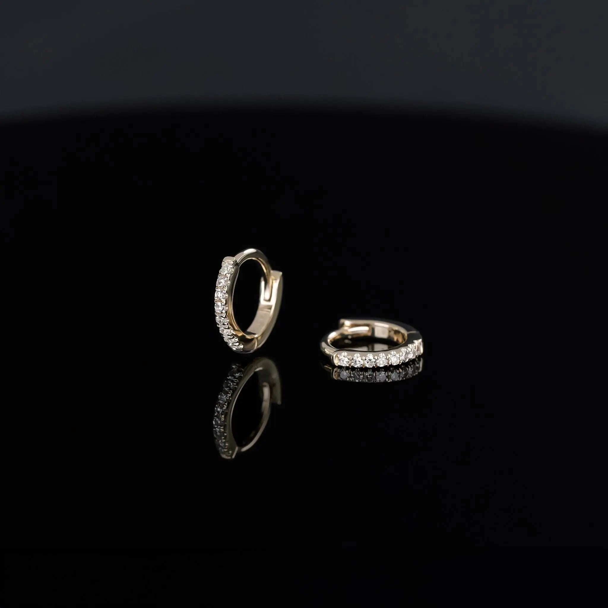 BEATTI Hoops 6mm Mini Pavé Natural Diamond Huggie Hoop 6mm Mini Pavé Natural Diamond Huggie Hoop