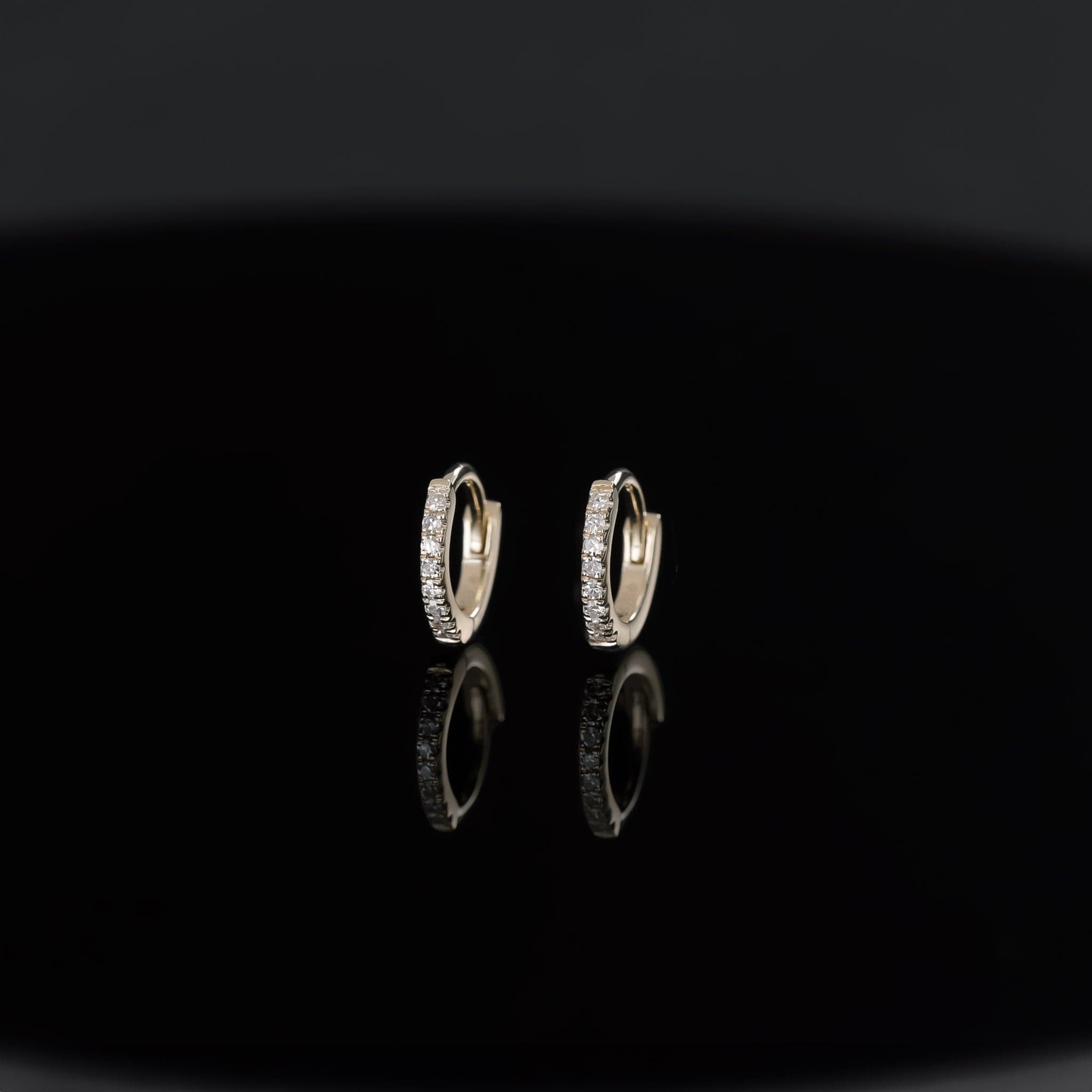 BEATTI Hoops 6mm Mini Pavé Natural Diamond Huggie Hoop 6mm Mini Pavé Natural Diamond Huggie Hoop