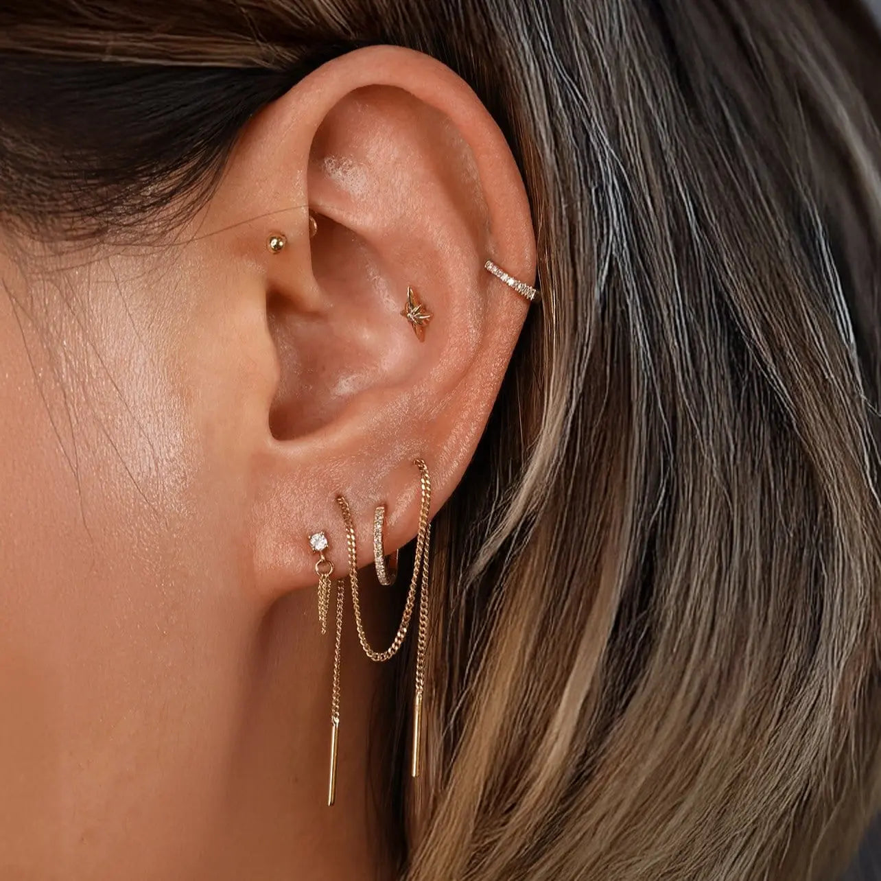 BEATTI Hoops 8mm Pavé Natural Diamond Huggie Hoop 8mm Pavé Natural Diamond Huggie Hoop