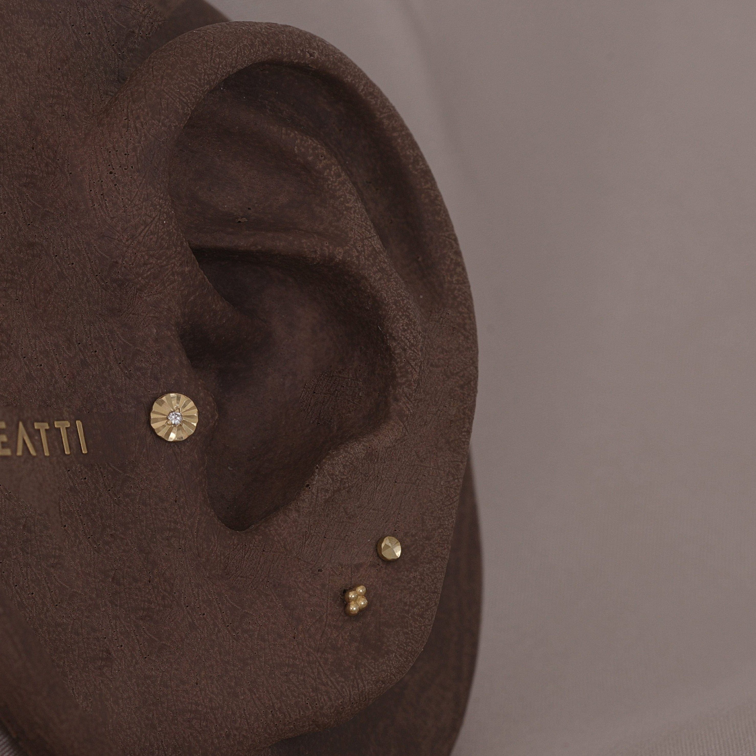 BEATTI Internal Thread 14K Solid Gold Diamond Cutting Flat Disc with Gem Internally Threaded 14K Solid Gold Diamond Cutting Flat Disc with Gem Internally Threaded