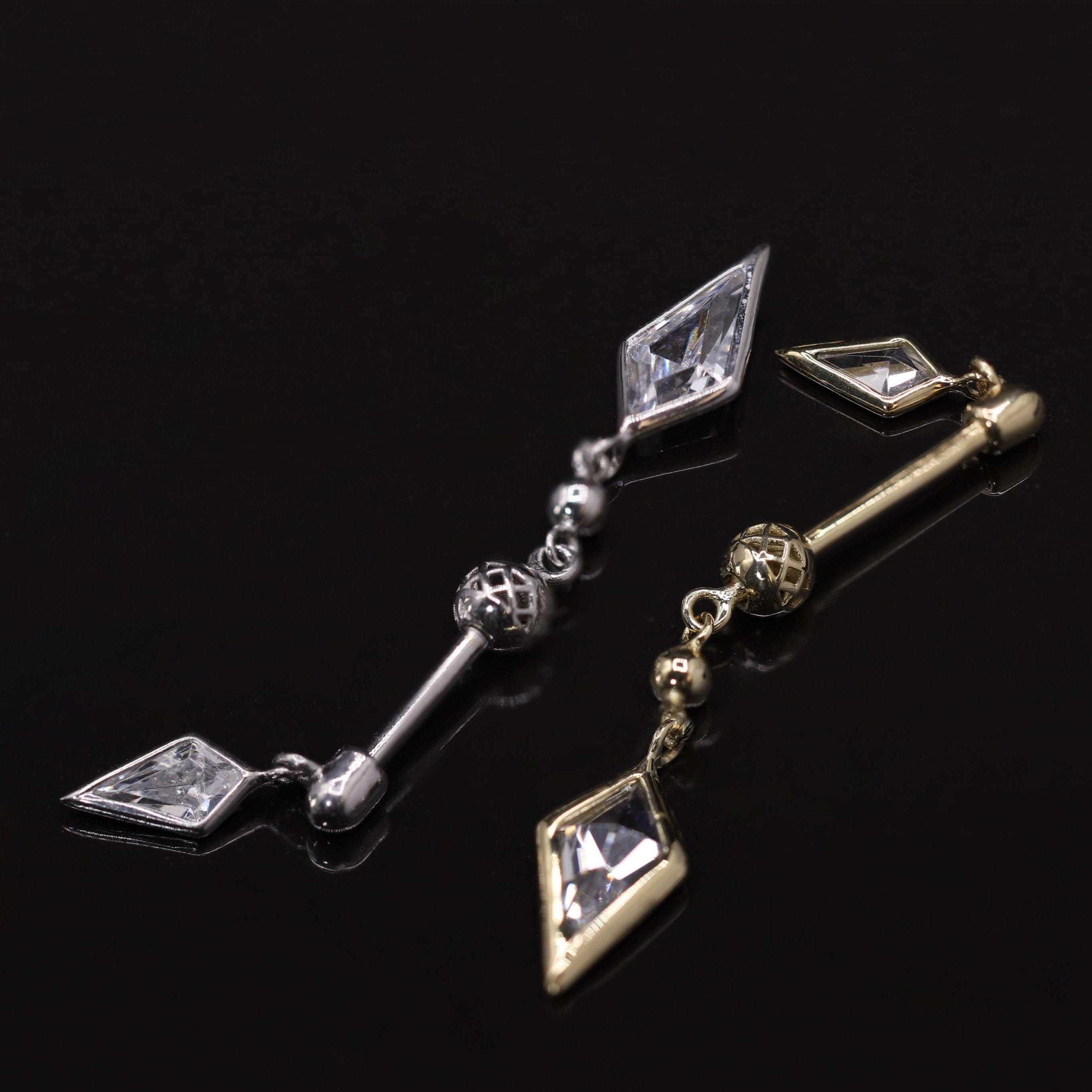 BEATTI Internal Thread Riké • 14K Solid Gold Double Diamond Barbell Piercing Riké • 14K Solid Gold Double Diamond Barbell Piercing