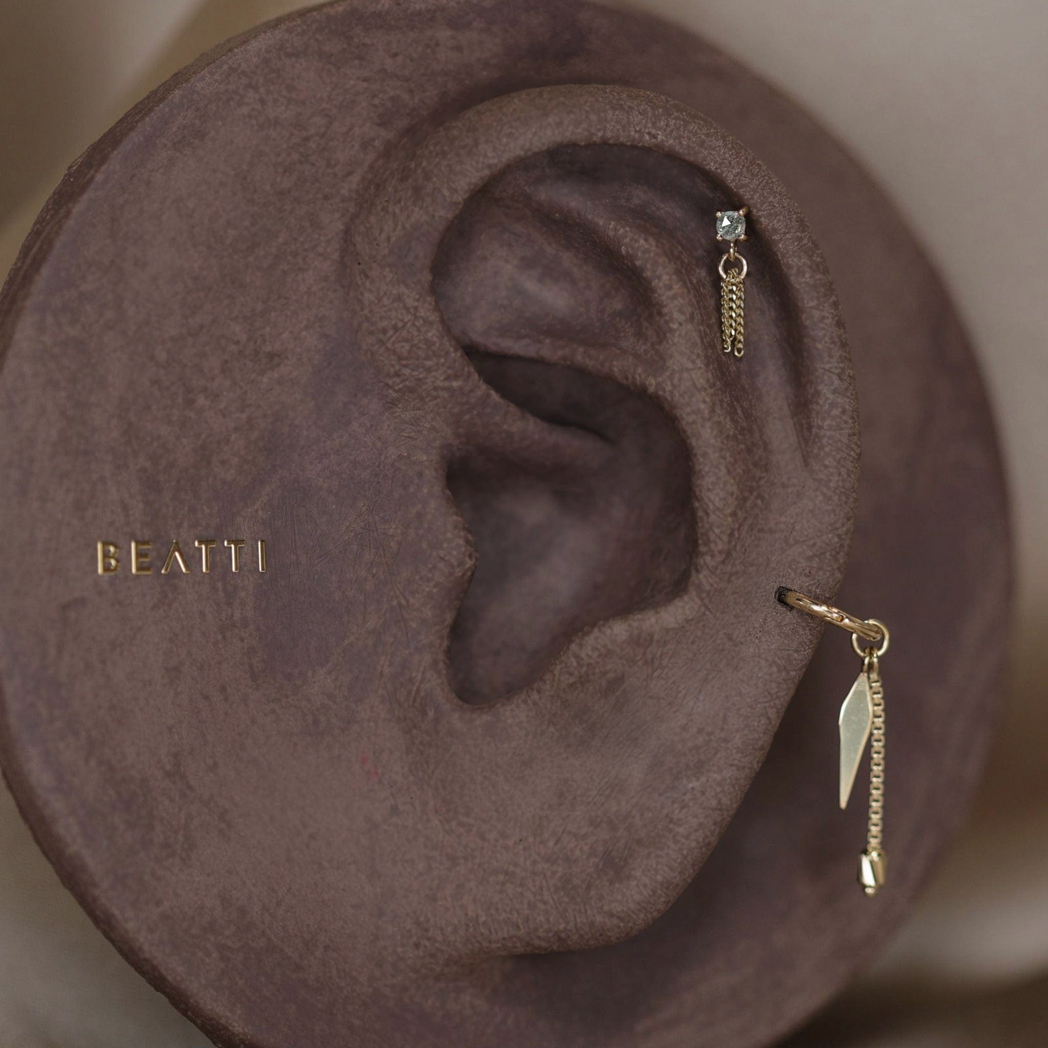 BEATTI Threadless Ends Gold / Salt and Pepper Diamond Breeze • 2mm Rose Cut Salt and Pepper Diamond 3 Curb Chain Tassel BTEG040-STP Breeze • 2mm Rose Cut Salt and Pepper Diamond 3 Curb Chain Tassel