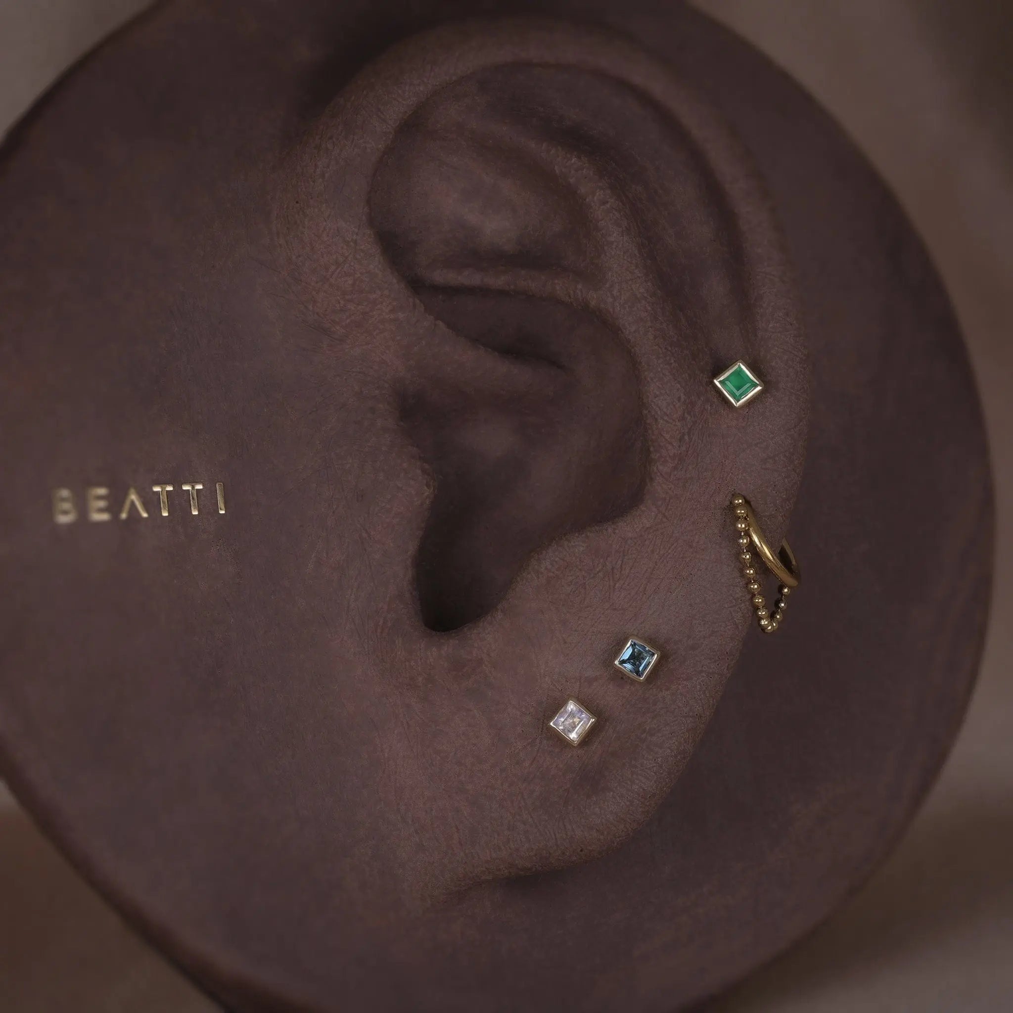 BEATTI Threadless Ends Dora • Green Onyx Flat Back Stud Dora • Green Onyx Flat Back Stud