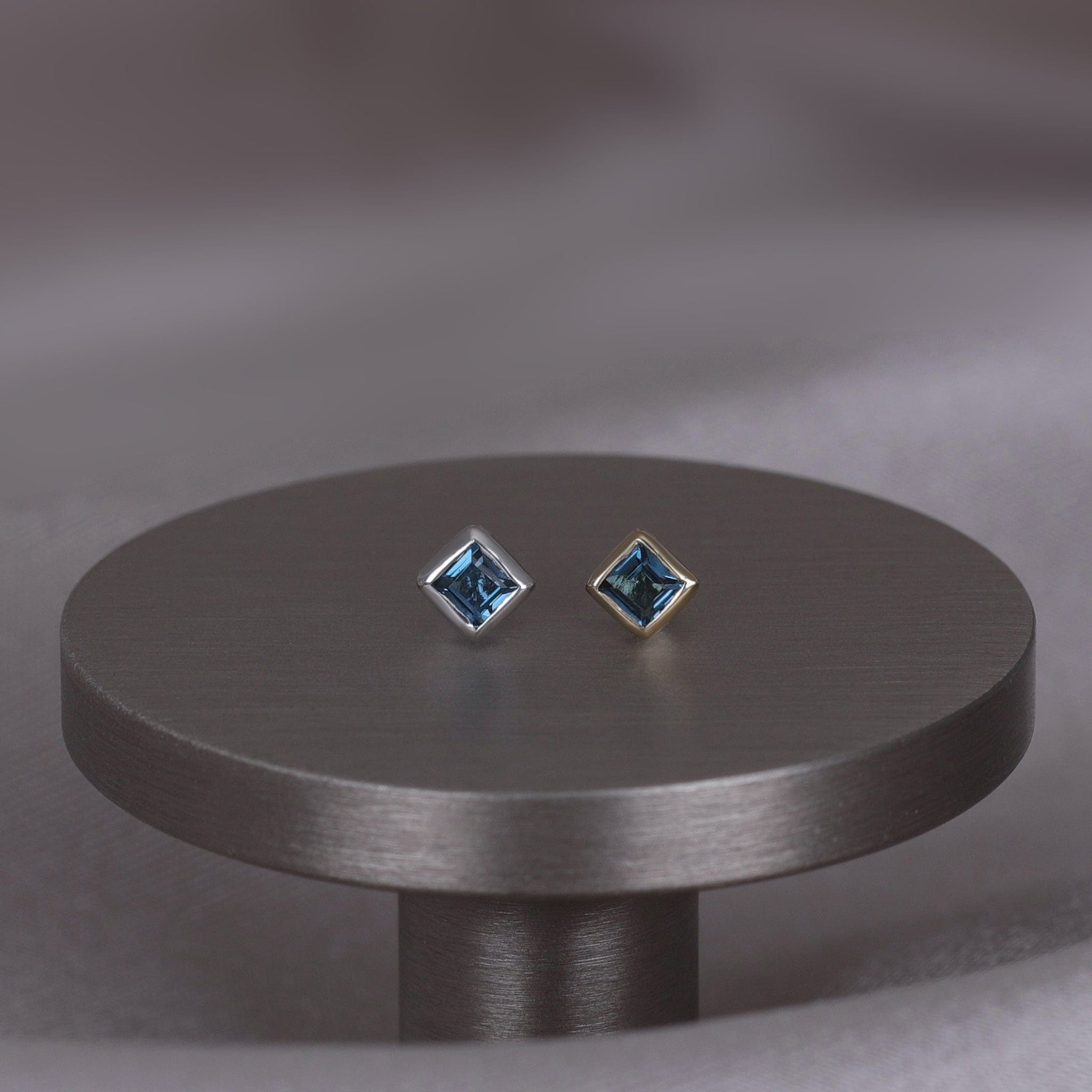 BEATTI Threadless Ends Dora • London Blue Topaz Threadless Ends 925 Silver/Titanium Dora • London Blue Topaz Threadless Ends 925 Silver/Titanium