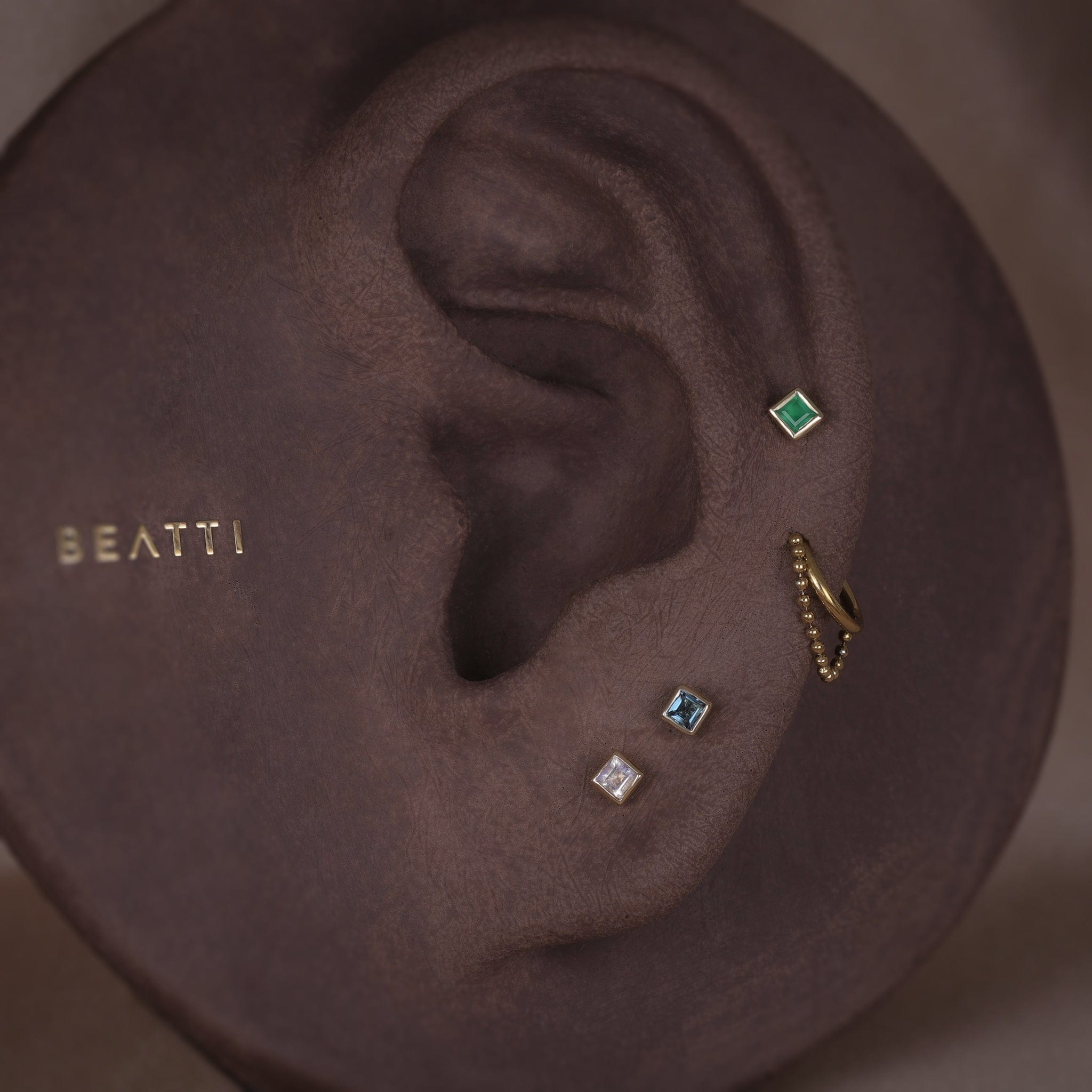 BEATTI Threadless Ends Dora • London Blue Topaz Threadless Ends 925 Silver/Titanium Dora • London Blue Topaz Threadless Ends 925 Silver/Titanium