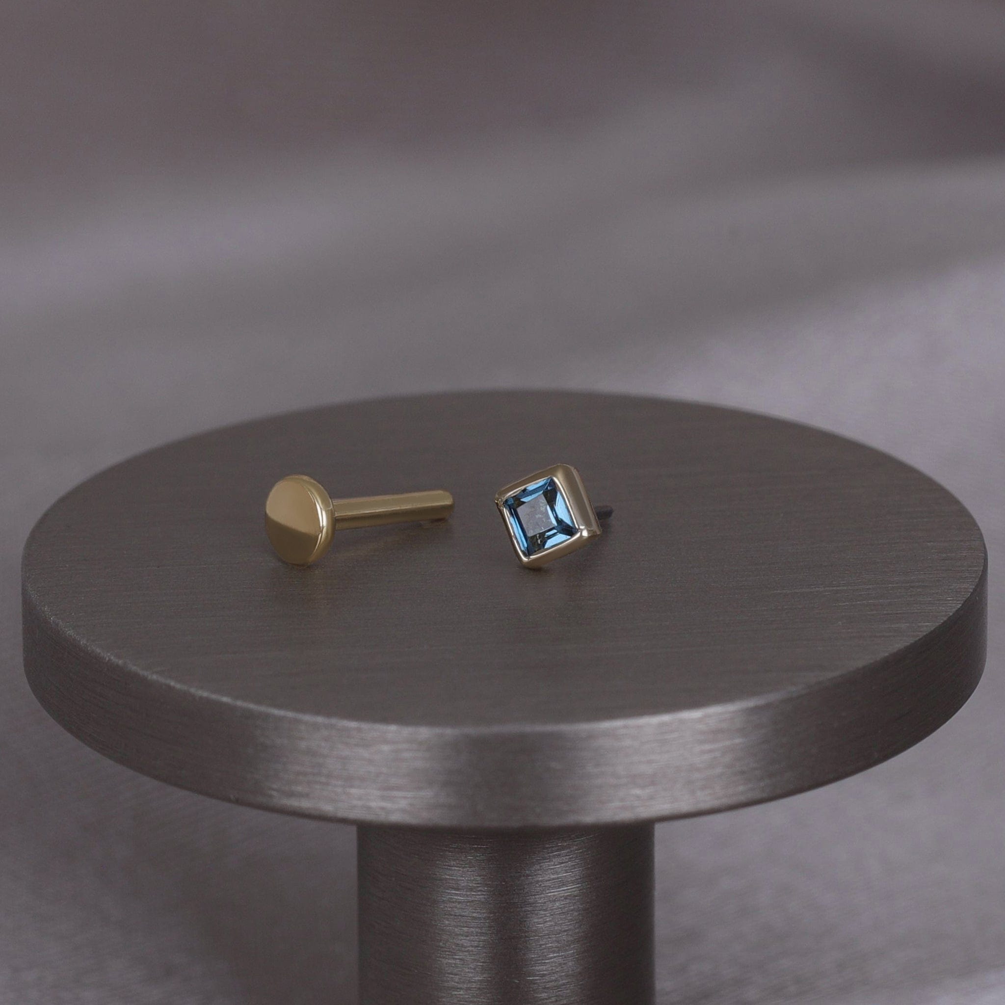 BEATTI Threadless Ends Dora • London Blue Topaz Threadless Ends 925 Silver/Titanium Dora • London Blue Topaz Threadless Ends 925 Silver/Titanium