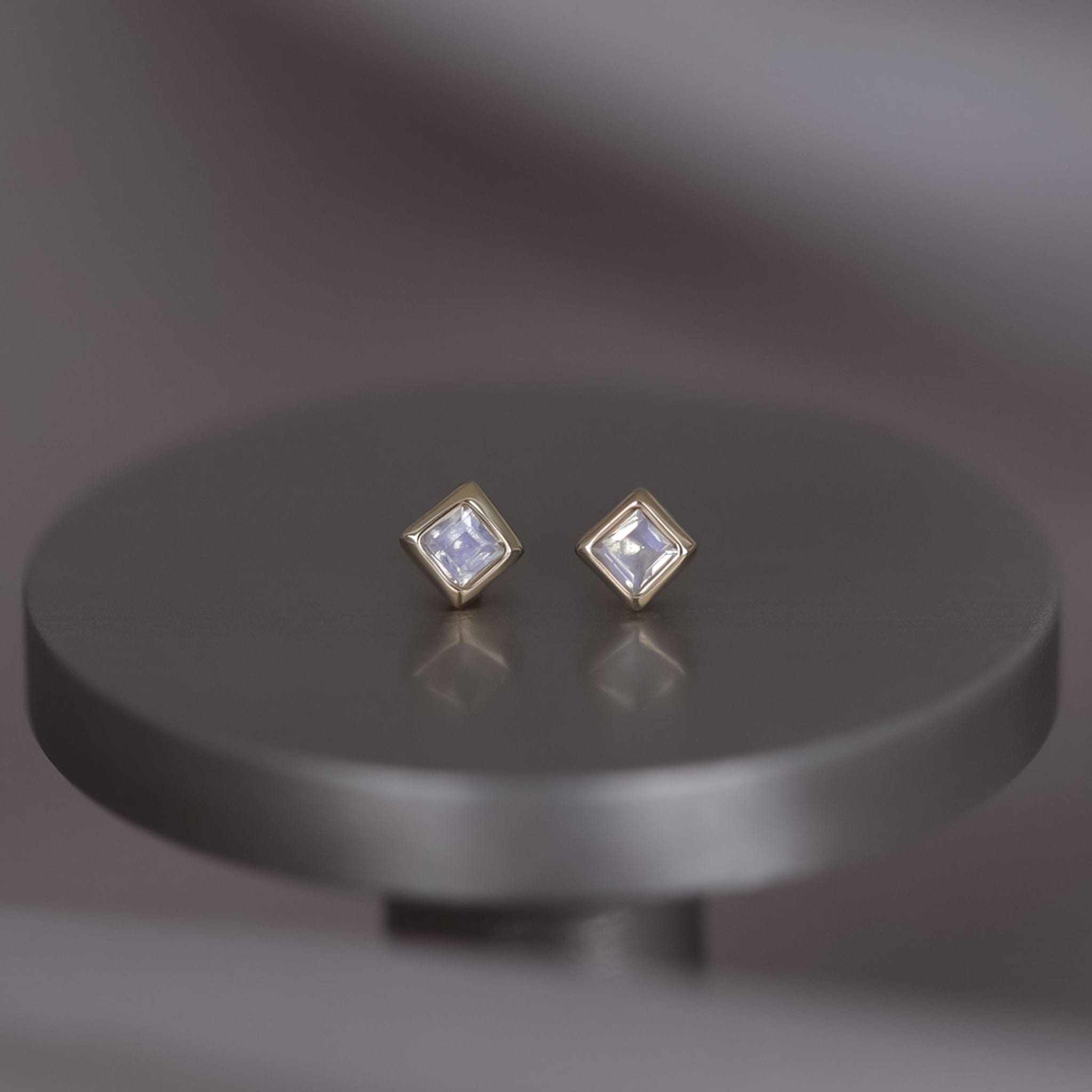 BEATTI Threadless Ends Dora • Rainbow Moonstone Flat Back Stud Dora • Rainbow Moonstone Flat Back Stud