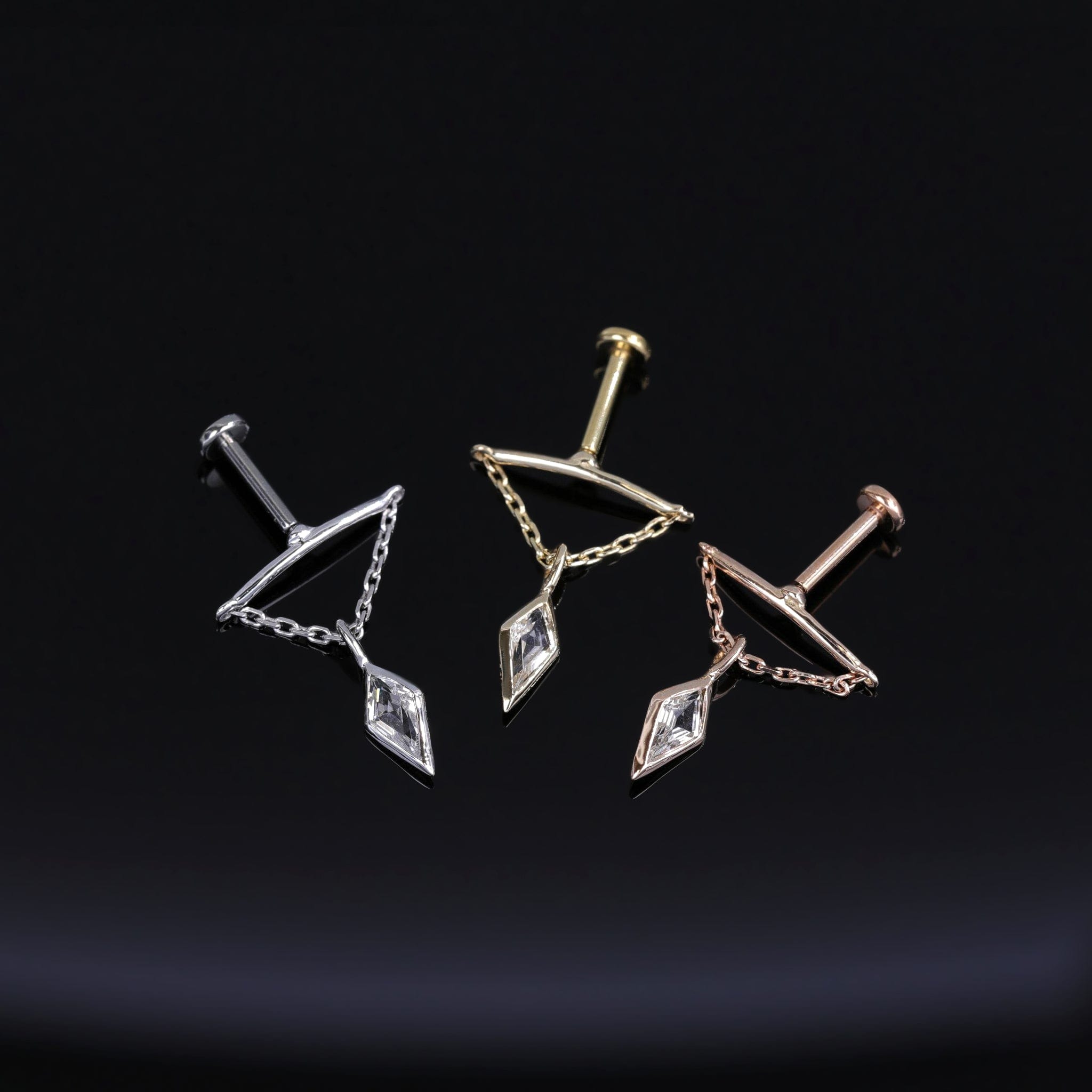 BEATTI Threadless Ends Kite White Topaz Vertical Helix Chain Threadless Stud Kite White Topaz Vertical Helix Chain Threadless Stud