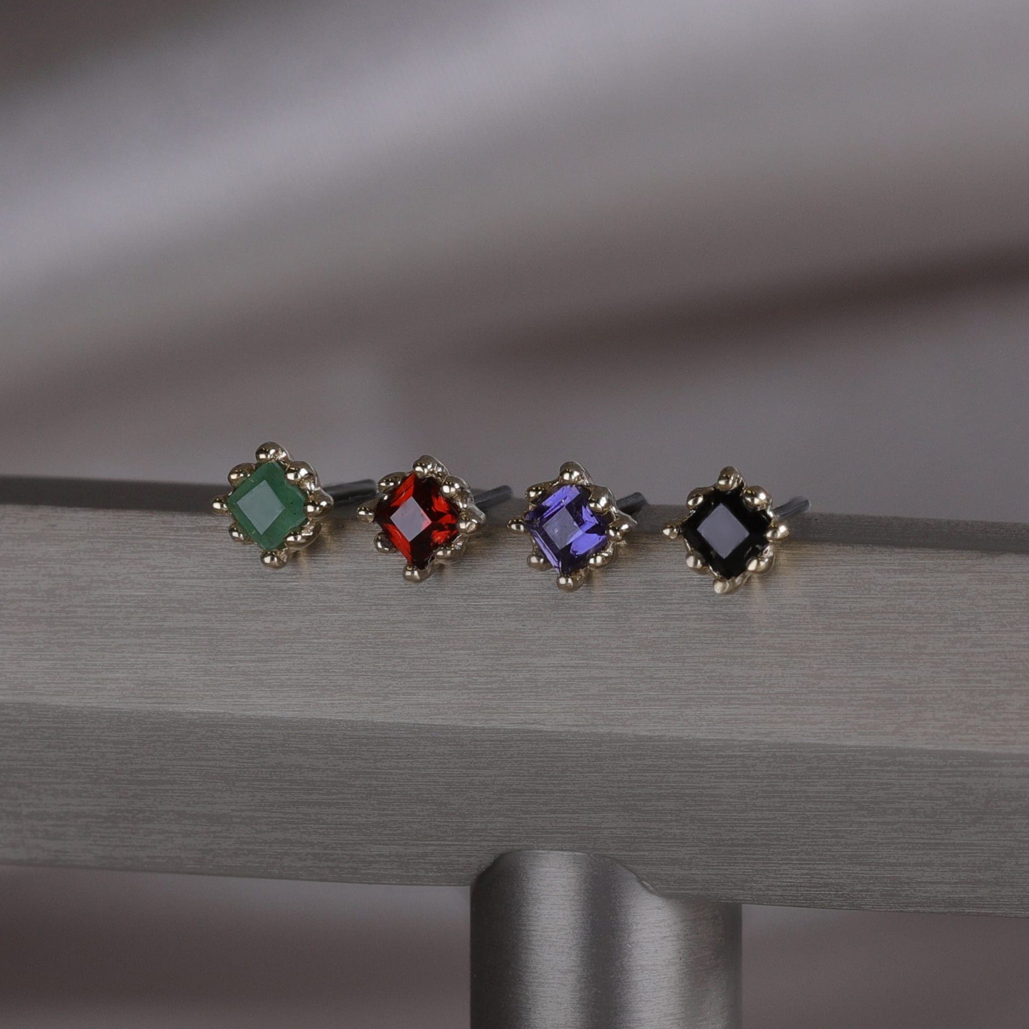 BEATTI Threadless Ends Mona • Natural Gemstone Threadless Ends 925 Silver/Titanium Mona • Natural Gemstone Threadless Ends 925 Silver/Titanium
