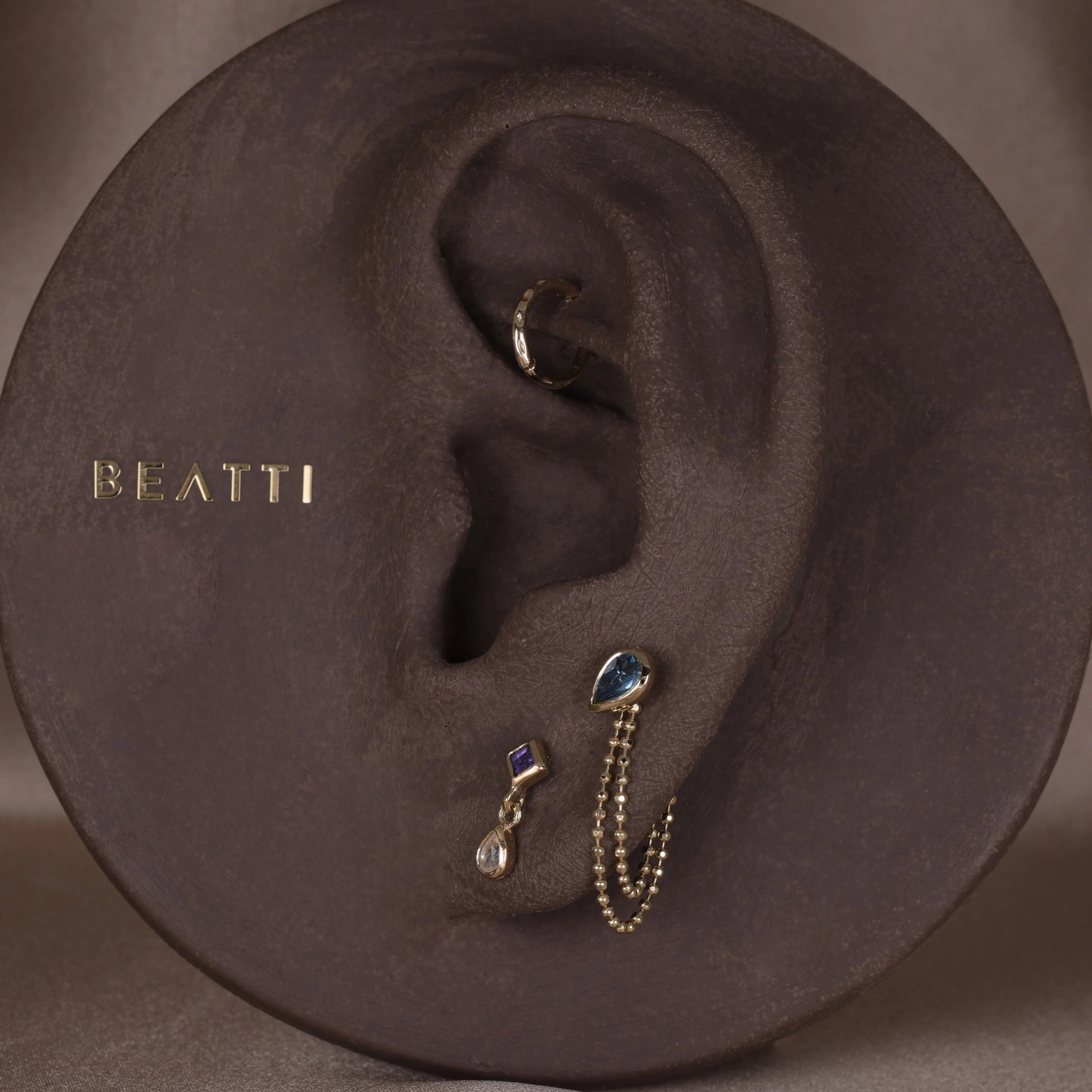 BEATTI Threadless Ends Rena • White Topaz Threadless Ends Rena • White Topaz Threadless Ends