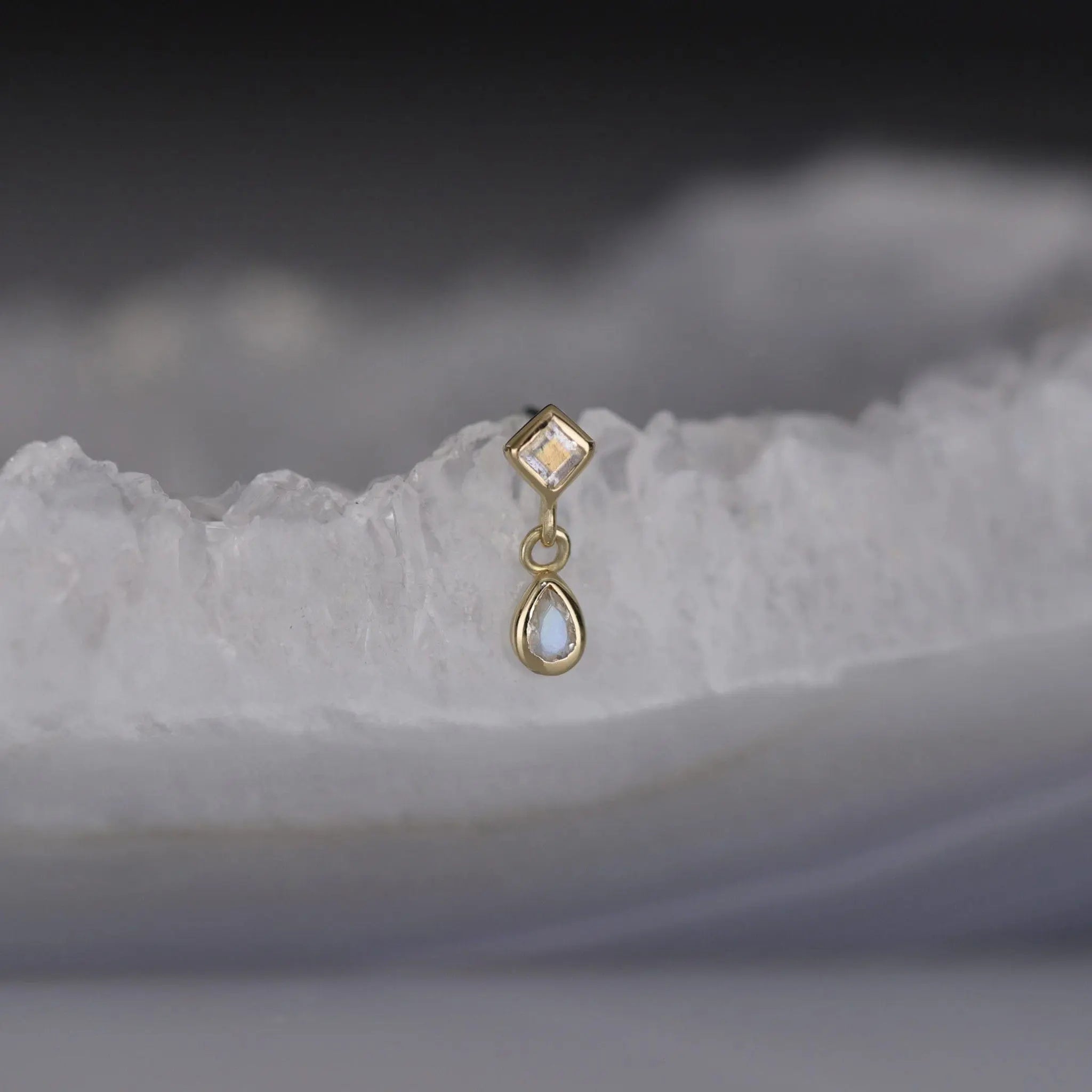 BEATTI Threadless Ends Rena • White Topaz Threadless Ends Rena • White Topaz Threadless Ends