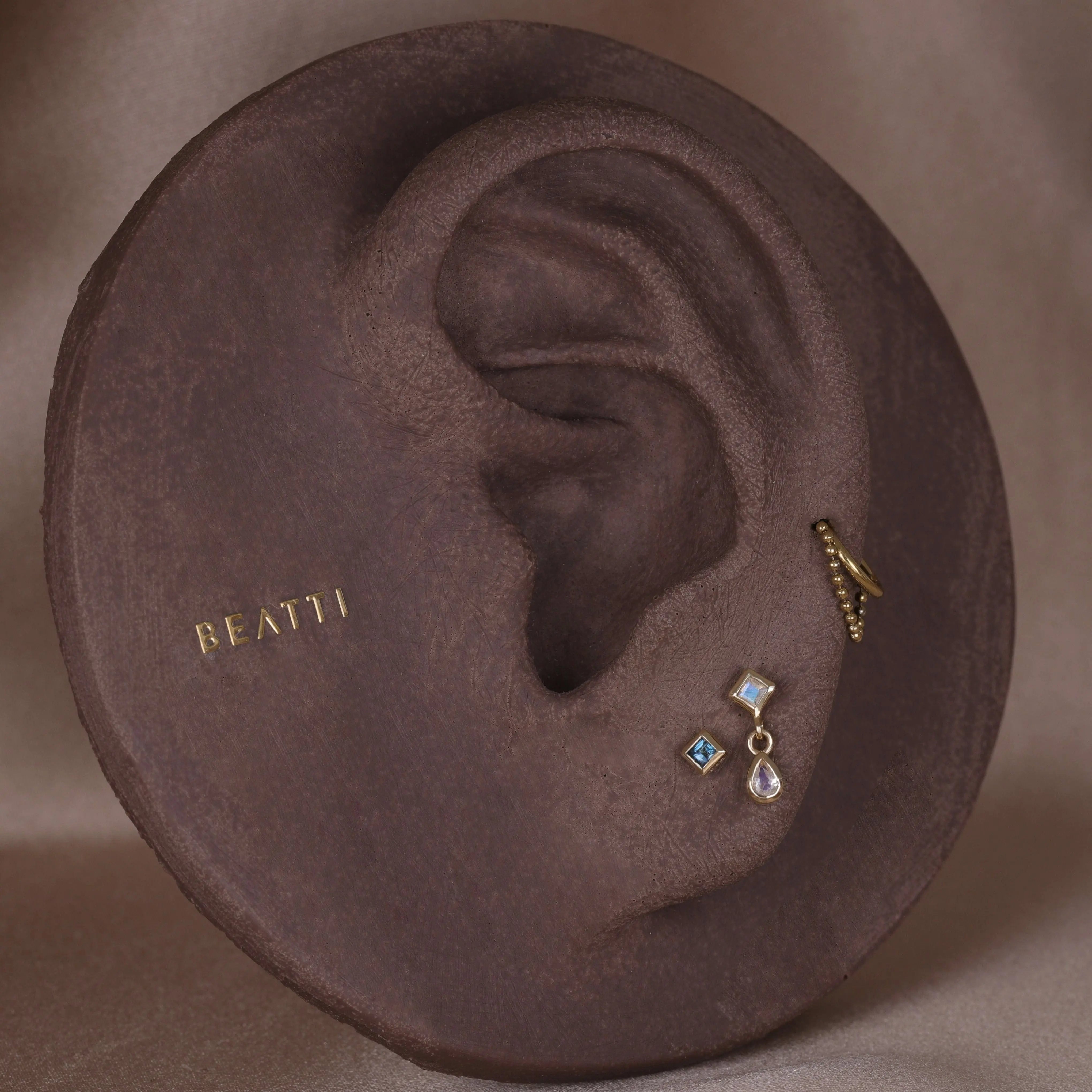 BEATTI Threadless Ends Rena • White Topaz Threadless Ends Rena • White Topaz Threadless Ends