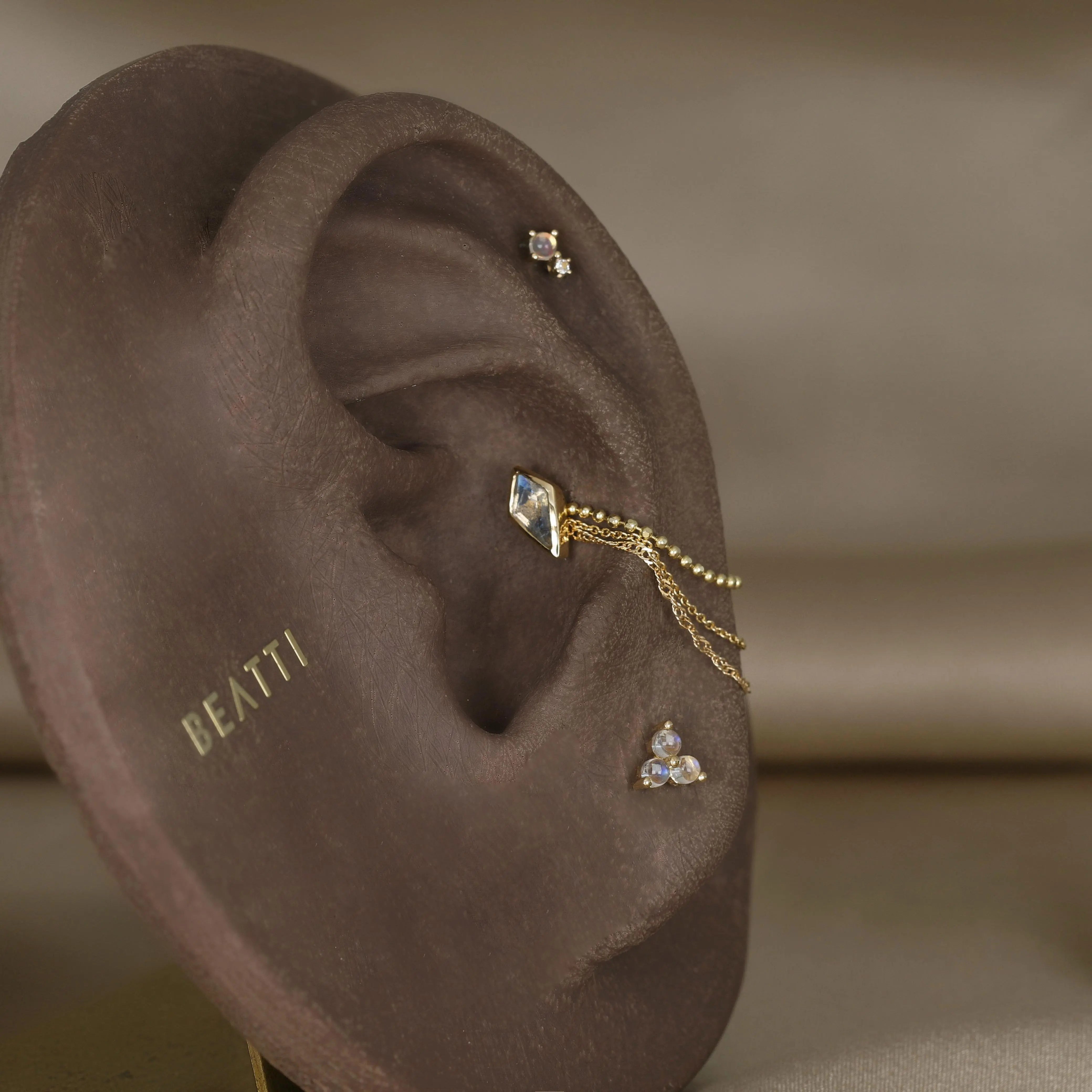 BEATTI Threadless Ends Zenith (Large) • Kite Cut Gemstone Threadless Ends Zenith (Large) • Kite Cut Gemstone Threadless Ends