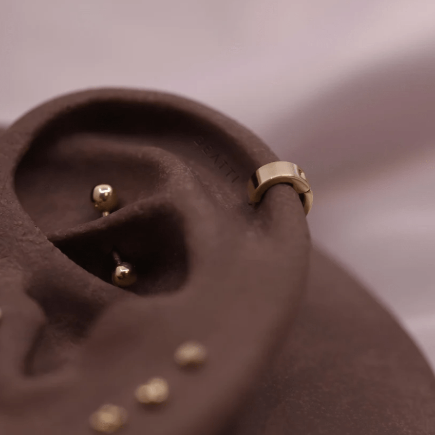 BEATTI Hoops 14K Gold 5mm Tiny Bold Huggie Hoop 14K Gold 5mm Tiny Bold Huggie Hoop