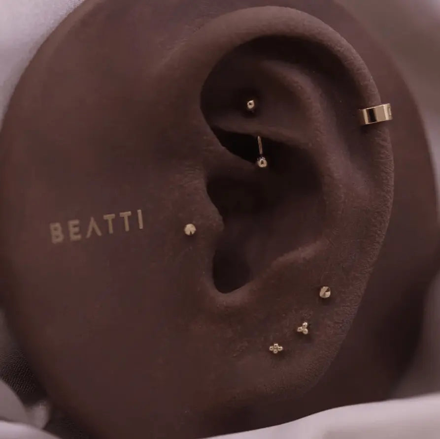 BEATTI Hoops 14K Gold 5mm Tiny Bold Huggie Hoop 14K Gold 5mm Tiny Bold Huggie Hoop