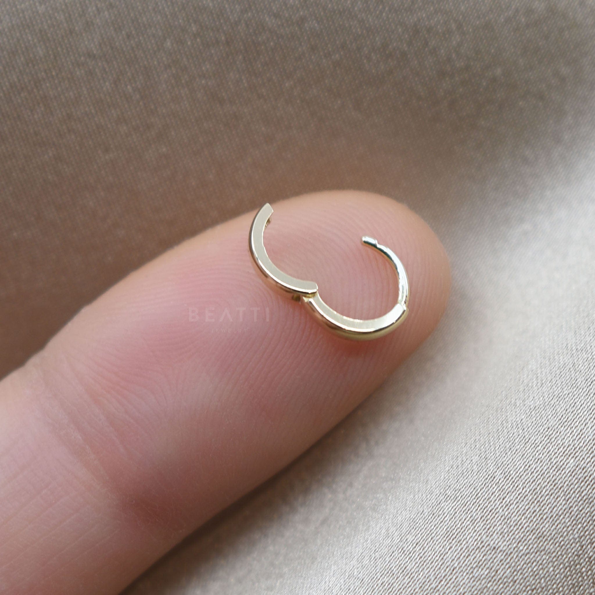 BEATTI Hoops 14K Solid gold 5mm/6mm Classique Huggie Hoop 14K Solid Gold Tiny 5mm, 6mm Gold Huggie Earring