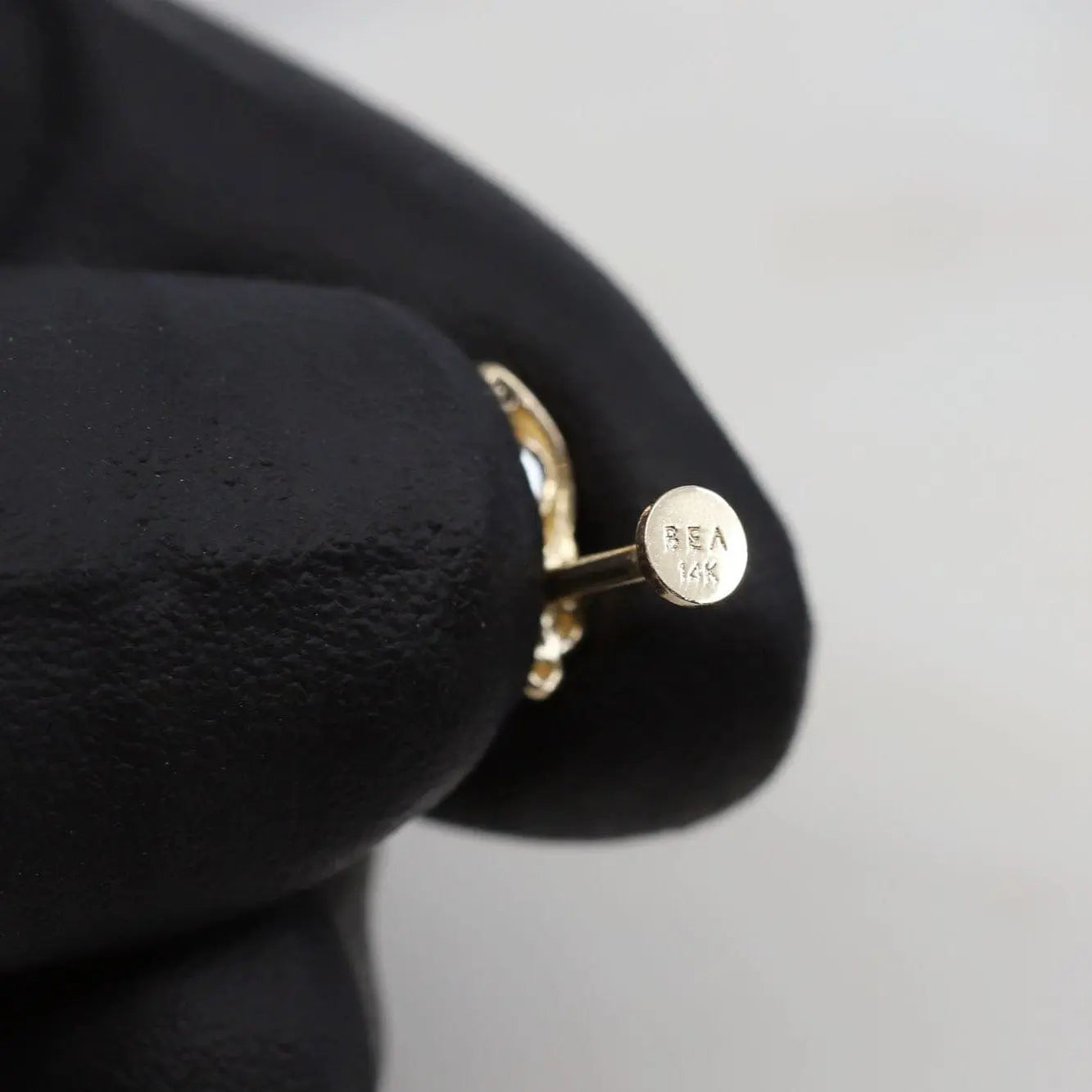 BEATTI Internal Thread Gold 14K Solid Gold Tear Drop Cartilage Labret Stud KPPL060 14K Solid Gold Tear Drop Cartilage Labret Stud