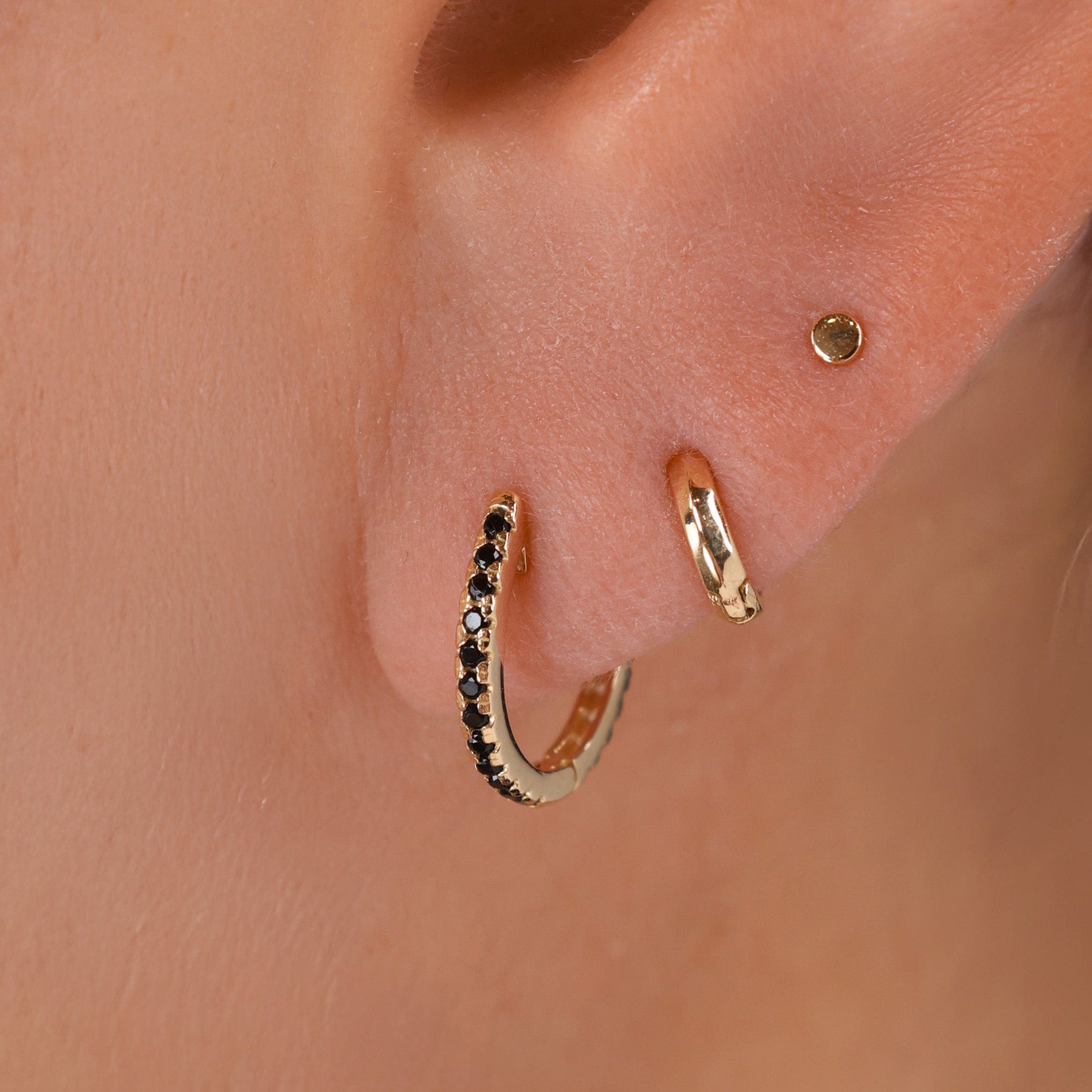 BEATTI Barbell Black & White CZ Reversible Hoops Black & White CZ Reversible Hoops