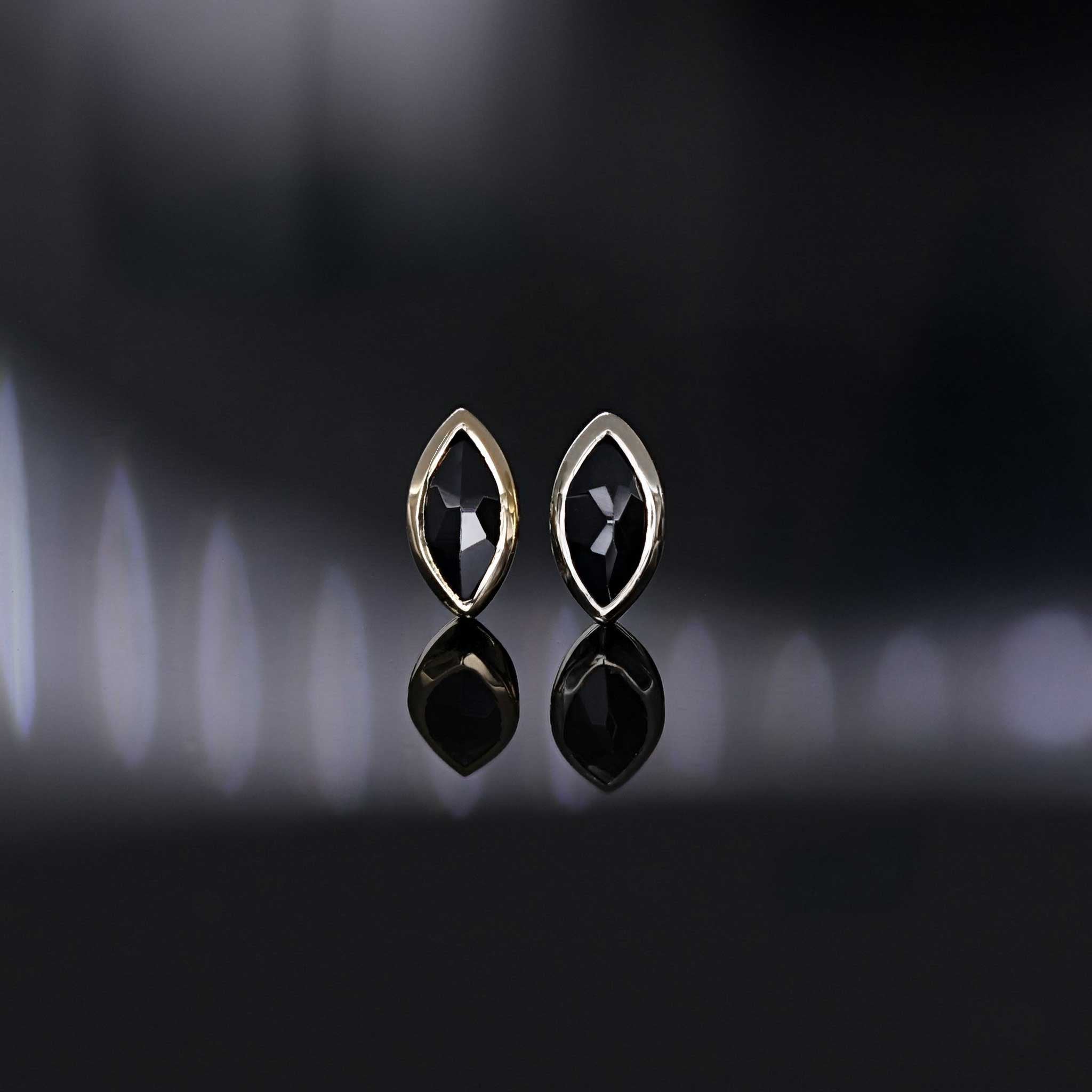 BEATTI Threadless Ends Aura • Black Spinel Threadless Ends Aura • Black Spinel Threadless Ends