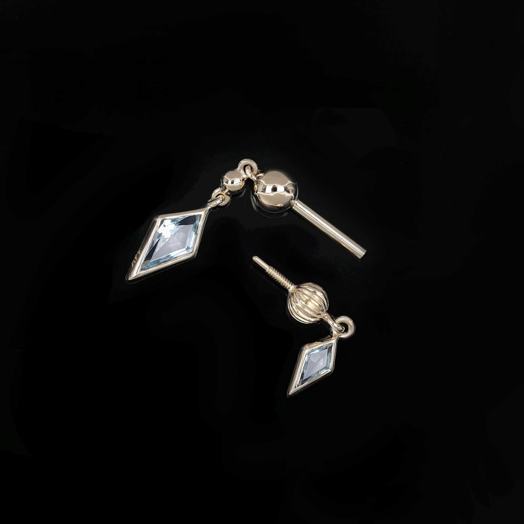 BEATTI Internal Thread Vira • Swiss Blue Topaz 14K Solid White Gold Double Barbell Internally Threaded Vira • Swiss Blue Topaz 14K Solid White Gold Double Barbell Internally Threaded