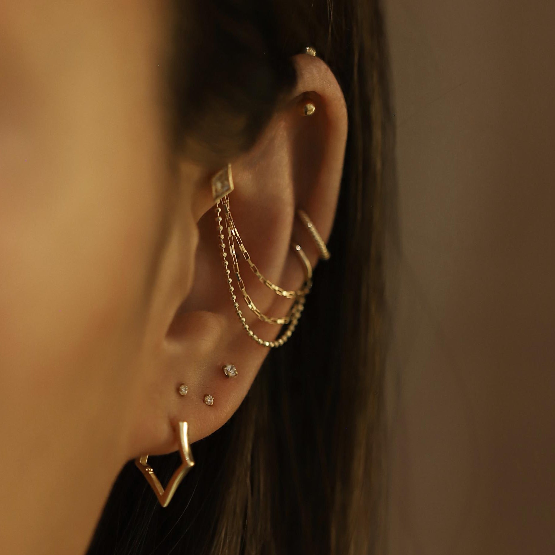 14k Gold Sleek Edge Hoop Earring - BEATTI