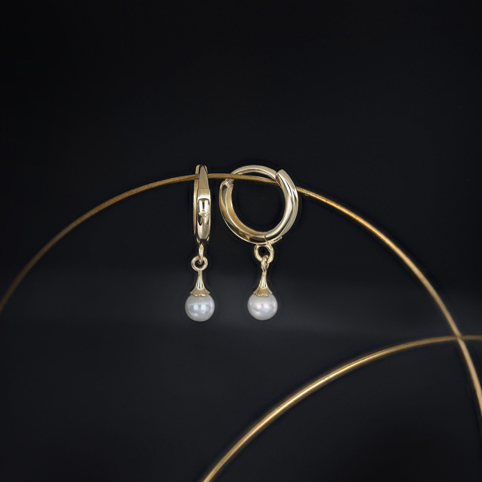 BEATTI Charms Petite Pearl Drop Huggies Petite Pearl Drop Huggies