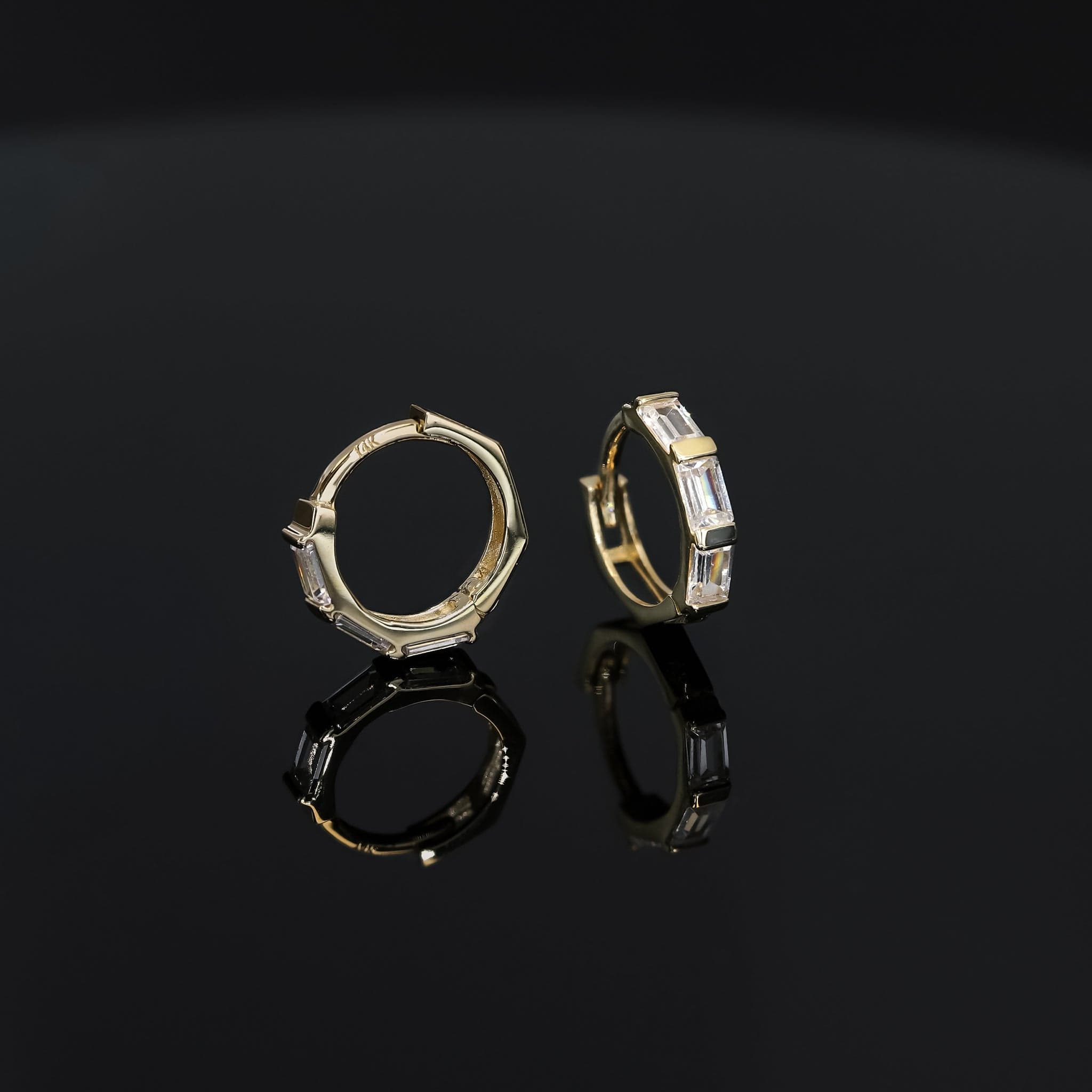 BEATTI Hoops Facet Baguette CZ Hoop Facet Baguette CZ Hoop