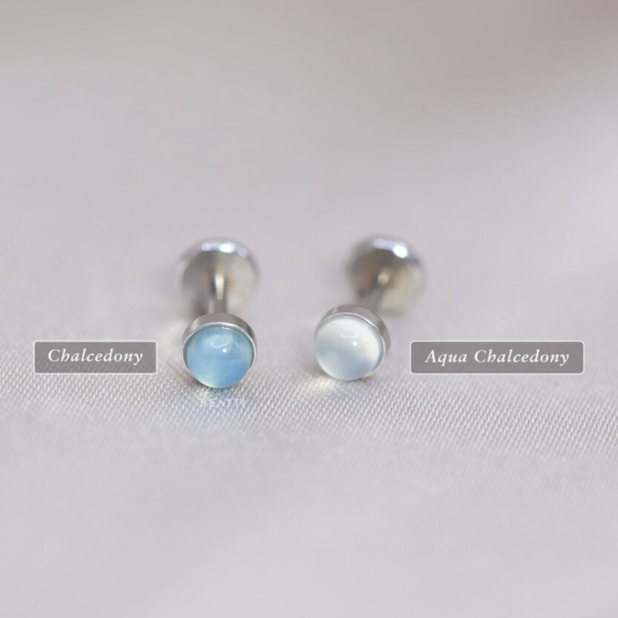 Tiny Chalcedony Threadless PushPin Labret - BEATTI