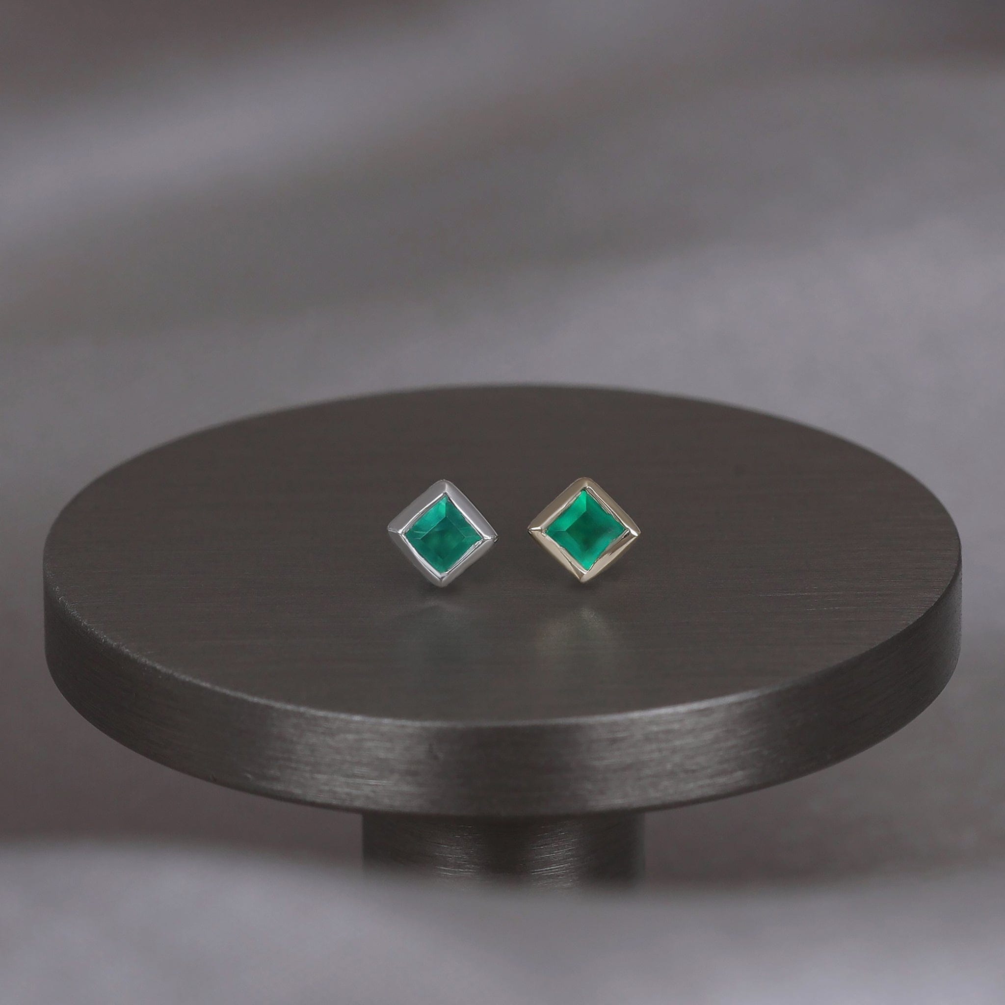 BEATTI Threadless Ends Dora • Green Onyx Flat Back Stud Dora • Green Onyx Flat Back Stud